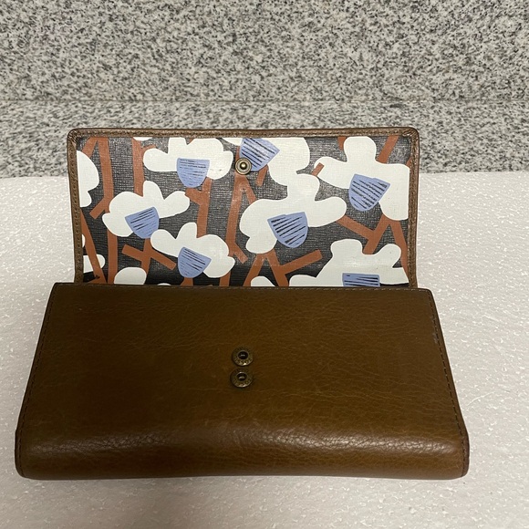 EUC “Fossil Logan” Brown & Multi-color Genuine Leather Clutch Wallet w/Snap Flap - Picture 10 of 16
